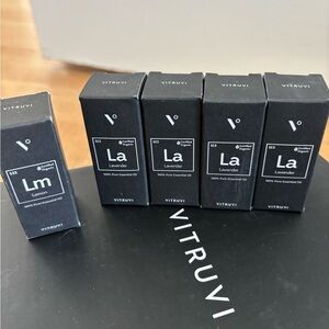 Vitruvi Essential Oil Set - Lavender and Lemon